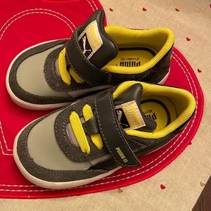 Puma Toddler Slip on Sneaker Size 6